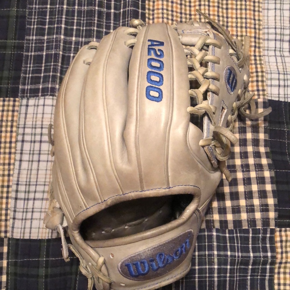 Wilson A2000